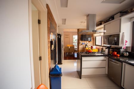 Apartamento à venda com 190m², 4 quartos e 2 vagas Apartamento à venda com 190m², 4 quartos e 2 vagasCozinha