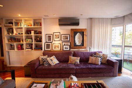 Apartamento à venda com 190m², 4 quartos e 2 vagas Apartamento à venda com 190m², 4 quartos e 2 vagasSala