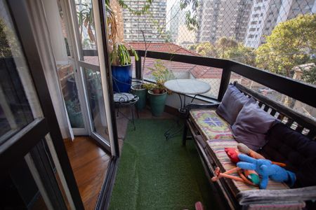 Apartamento à venda com 190m², 4 quartos e 2 vagas Apartamento à venda com 190m², 4 quartos e 2 vagasVaranda da Sala