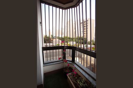 Apartamento à venda com 190m², 4 quartos e 2 vagas Apartamento à venda com 190m², 4 quartos e 2 vagasVaranda da Suíte