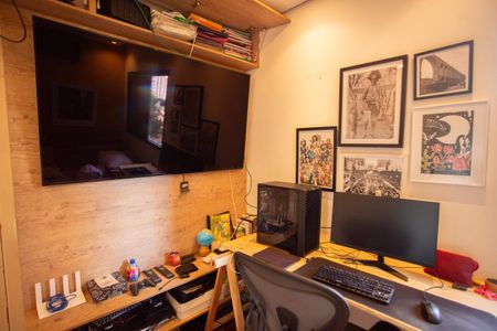 Apartamento à venda com 190m², 4 quartos e 2 vagas Apartamento à venda com 190m², 4 quartos e 2 vagasEscritório