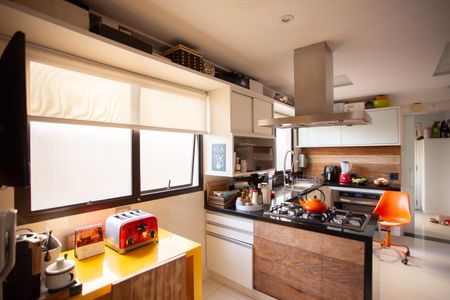 Apartamento à venda com 190m², 4 quartos e 2 vagas Apartamento à venda com 190m², 4 quartos e 2 vagasCozinha