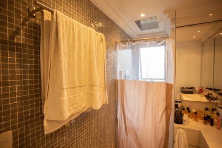 Apartamento à venda com 190m², 4 quartos e 2 vagas Apartamento à venda com 190m², 4 quartos e 2 vagasBanheiro da Suíte