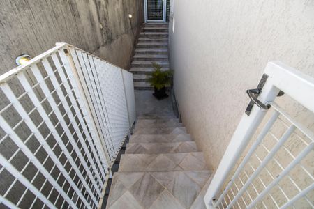 Casa de condomínio à venda com 620m², 5 quartos e 6 vagasEscada