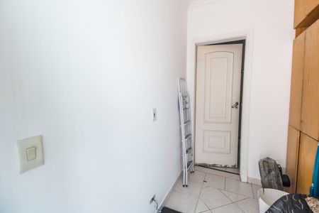 Casa de condomínio à venda com 620m², 5 quartos e 6 vagasQuarto de Serviço