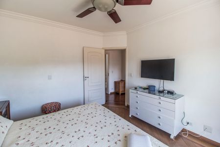 Casa de condomínio à venda com 620m², 5 quartos e 6 vagasSuíte master