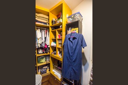 Casa de condomínio à venda com 620m², 5 quartos e 6 vagasCloset da suíte 1