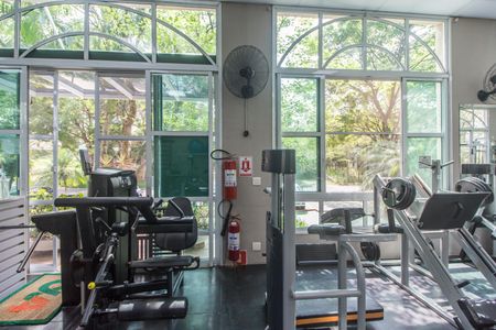 Casa de condomínio à venda com 620m², 5 quartos e 6 vagasÁrea comum - Academia