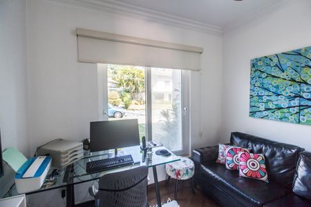 Casa de condomínio à venda com 620m², 5 quartos e 6 vagasEscritório