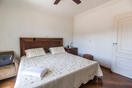 Casa de condomínio à venda com 620m², 5 quartos e 6 vagasSuíte master