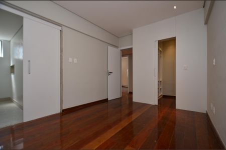 Apartamento à venda com 100m², 3 quartos e 2 vagasSuíte