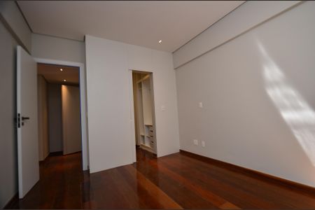 Apartamento à venda com 100m², 3 quartos e 2 vagasSuíte