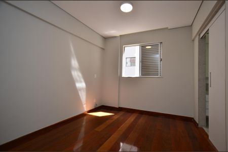 Apartamento à venda com 100m², 3 quartos e 2 vagasSuíte