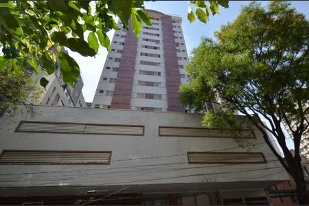 Apartamento à venda com 100m², 3 quartos e 2 vagasFachada