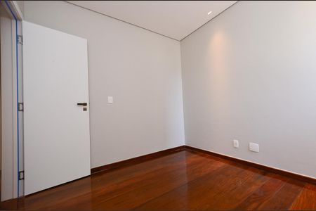 Apartamento à venda com 100m², 3 quartos e 2 vagasQuarto 1