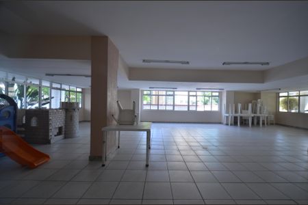 Apartamento à venda com 100m², 3 quartos e 2 vagasÁrea comum - Salão de festas