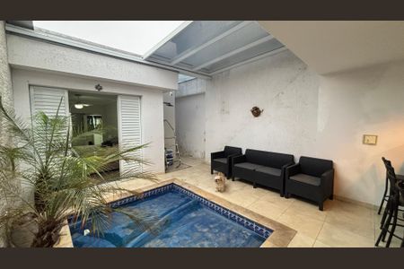 Casa à venda com 200m², 2 quartos e sem vagaQuintal