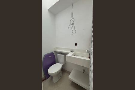 Casa à venda com 200m², 2 quartos e sem vagaBanheiro Externo