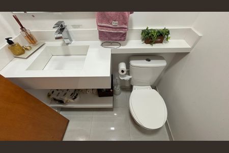 Casa à venda com 200m², 2 quartos e sem vagaLavabo