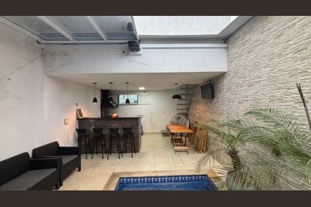 Casa à venda com 200m², 2 quartos e sem vagaQuintal