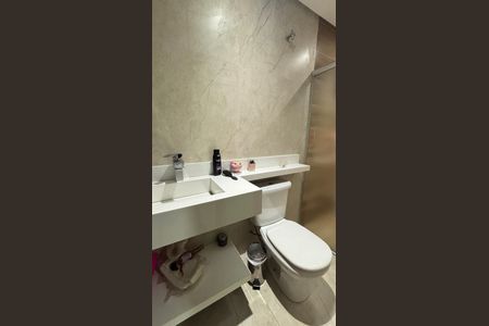 Casa à venda com 200m², 2 quartos e sem vagaBanheiro da Suíte 2