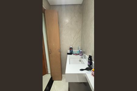 Casa à venda com 200m², 2 quartos e sem vagaBanheiro da Suíte 2