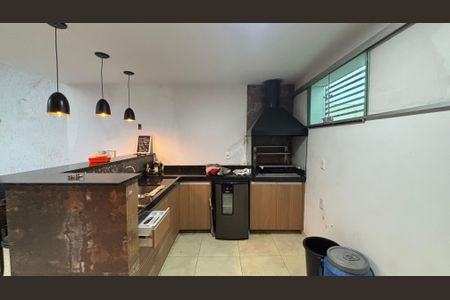 Casa à venda com 200m², 2 quartos e sem vagaQuintal - Churrasqueira