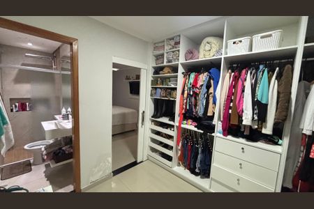 Casa à venda com 200m², 2 quartos e sem vagaSuíte 1 Closet