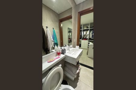 Casa à venda com 200m², 2 quartos e sem vagaBanheiro da Suíte 1