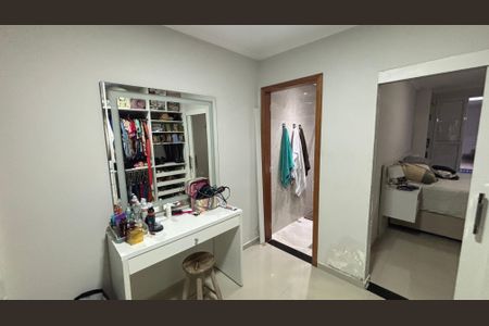 Casa à venda com 200m², 2 quartos e sem vagaSuíte 1 Closet