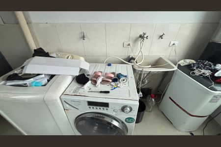 Casa à venda com 200m², 2 quartos e sem vagaÁrea de Serviço 