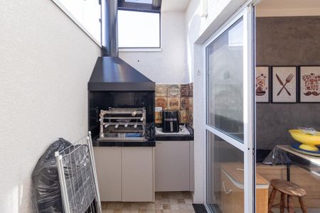 Casa de condomínio à venda com 94m², 3 quartos e 2 vagasQuintal