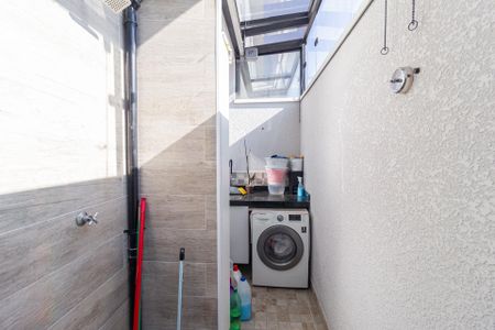 Casa de condomínio à venda com 94m², 3 quartos e 2 vagasÁrea de serviço