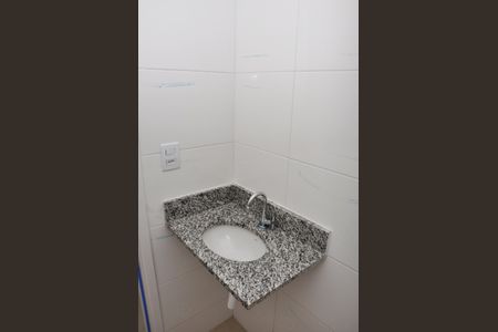 Casa de condomínio à venda com 49m², 2 quartos e 1 vaga Casa de condomínio à venda com 49m², 2 quartos e 1 vagaBanheiro Social