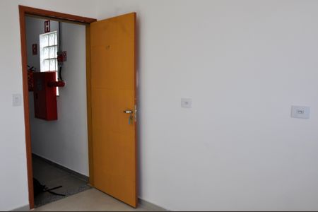 Casa de condomínio à venda com 49m², 2 quartos e 1 vaga Casa de condomínio à venda com 49m², 2 quartos e 1 vagaCozinha e Área de Serviço