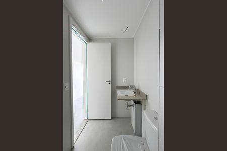 Apartamento à venda com 96m², 2 quartos e 1 vaga Apartamento à venda com 96m², 2 quartos e 1 vagaBanheiro da Suíte