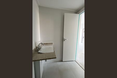 Apartamento à venda com 96m², 2 quartos e 1 vaga Apartamento à venda com 96m², 2 quartos e 1 vagaBanheiro social