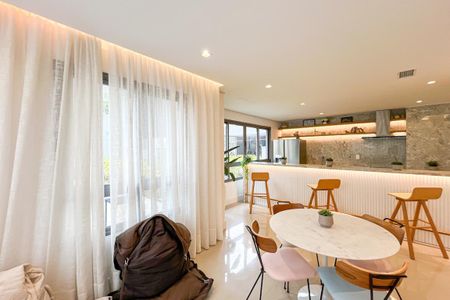 Apartamento à venda com 96m², 2 quartos e 1 vaga Apartamento à venda com 96m², 2 quartos e 1 vagaÁrea comum