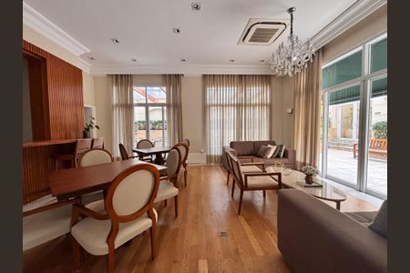 Apartamento à venda com 275m², 4 quartos e 5 vagas Apartamento à venda com 275m², 4 quartos e 5 vagasÁrea comum