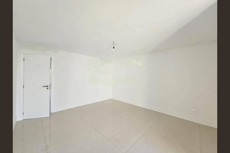 Casa de condomínio à venda com 469m², 4 quartos e 1 vaga