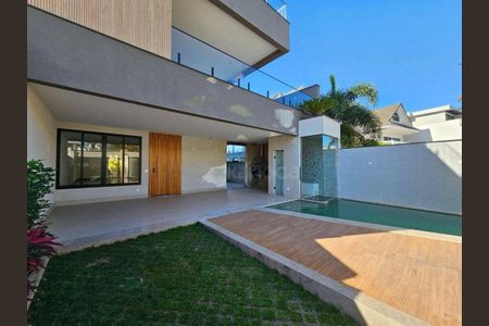 Casa de condomínio à venda com 469m², 4 quartos e 1 vaga