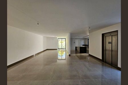 Casa de condomínio à venda com 469m², 4 quartos e 1 vaga