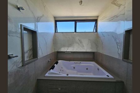 Casa de condomínio à venda com 469m², 4 quartos e 1 vaga