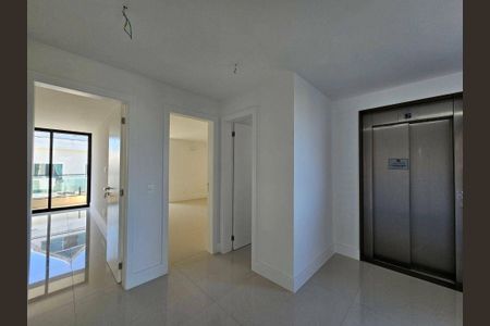 Casa de condomínio à venda com 469m², 4 quartos e 1 vaga