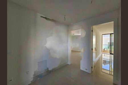 Casa de condomínio à venda com 469m², 4 quartos e 1 vaga