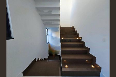 Casa de condomínio à venda com 469m², 4 quartos e 1 vaga