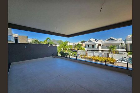 Casa de condomínio à venda com 469m², 4 quartos e 1 vaga