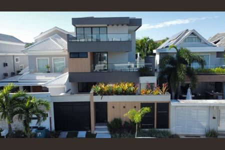 Casa de condomínio à venda com 469m², 4 quartos e 1 vaga