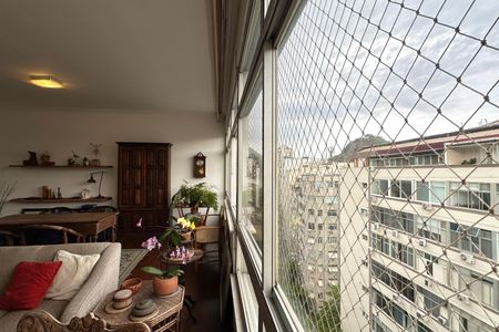 Apartamento à venda com 190m², 4 quartos e 1 vaga Apartamento à venda com 190m², 4 quartos e 1 vagaSala