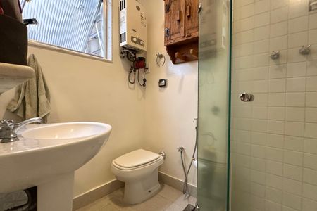 Apartamento à venda com 190m², 4 quartos e 1 vaga Apartamento à venda com 190m², 4 quartos e 1 vagaBanheiro da Suíte 1